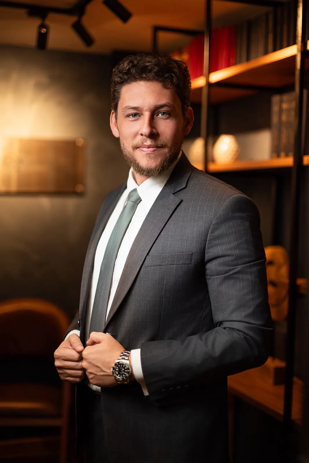 Dr. Eduardo Araújo em seu escritório